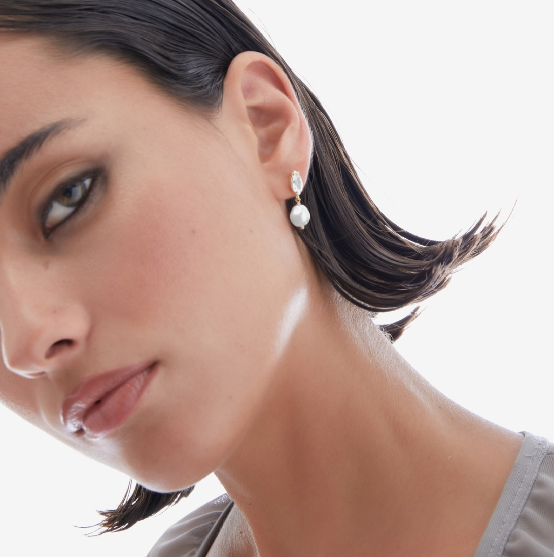 MAYA SHORT EARRING - Pearl with clear Crystal
