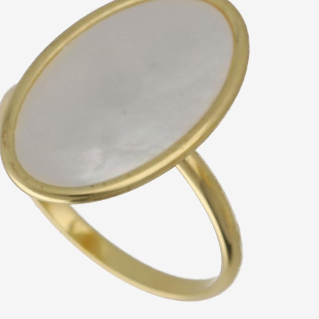 Wyan oval ring - Mother of Pearl