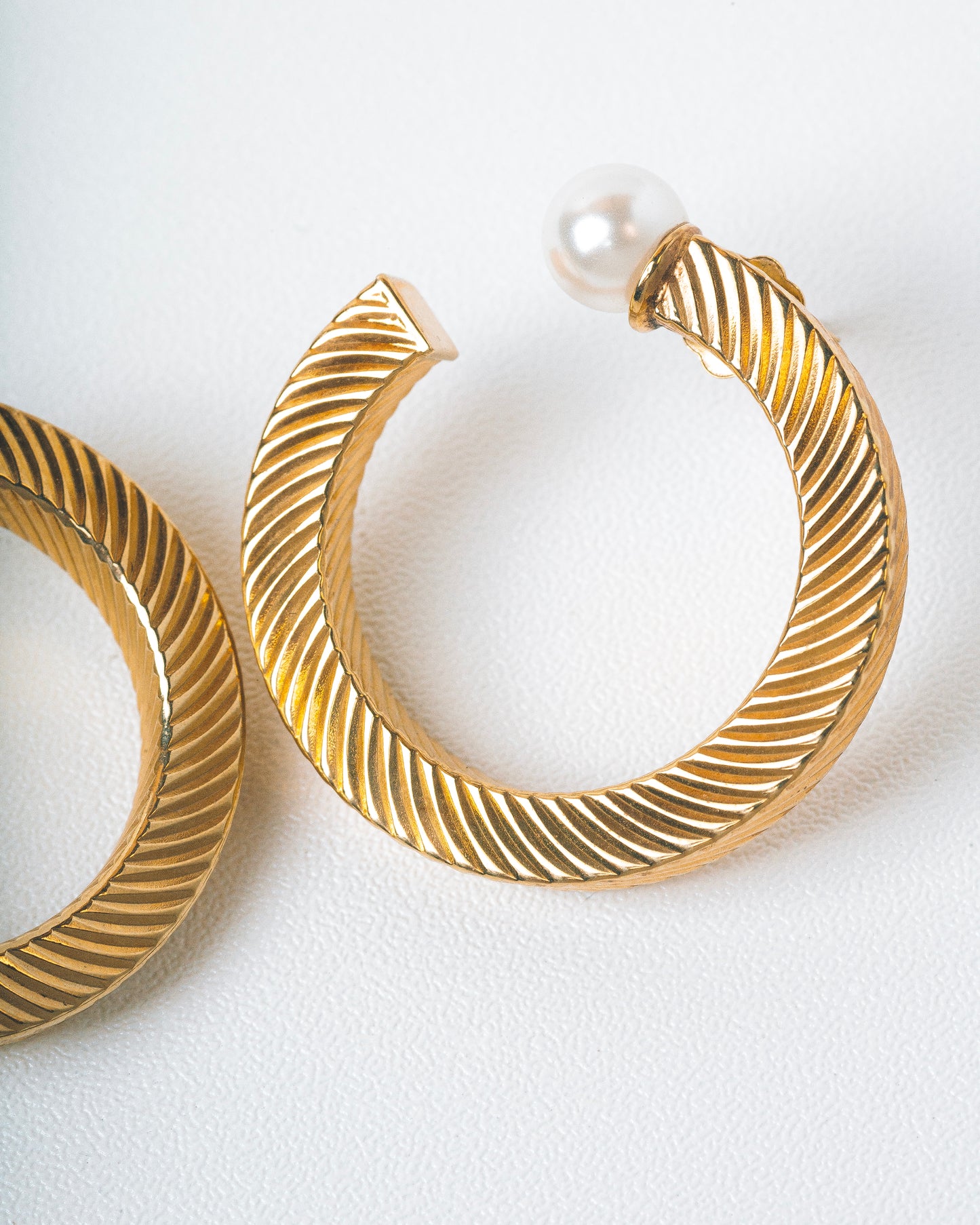 PENDIENTE ARLINA - Plata de Ley / Baño de Oro 18k, Perlas