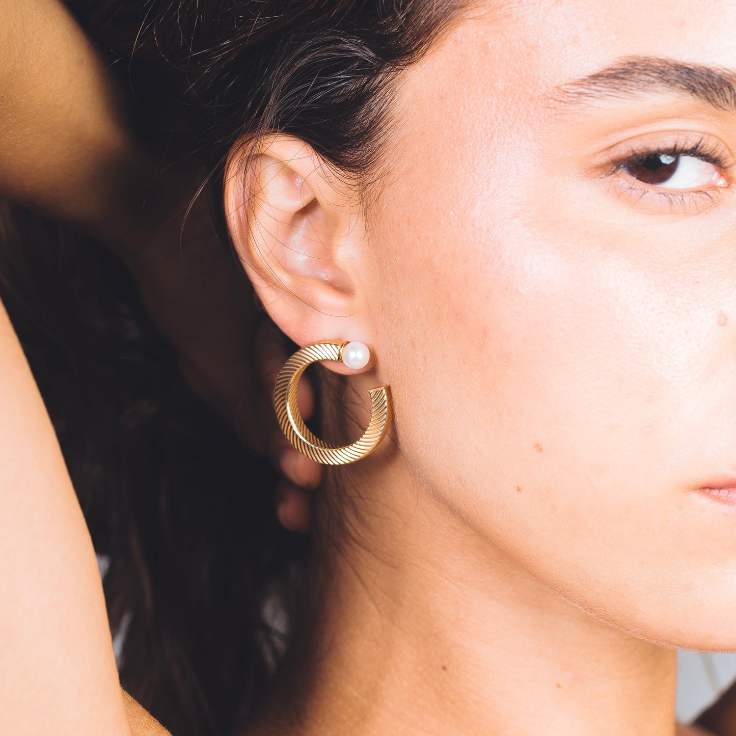 PENDIENTE ARLINA - Plata de Ley / Baño de Oro 18k, Perlas